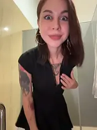 RosieDesire — webcam model online on stripchat