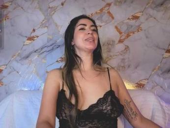 Criistal — webcam model online on bongacams