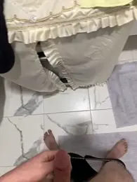 Erenn34 — webcam model online on stripchat