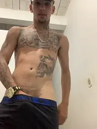 dovapo777 — Stripchat stream photo (Aug 2026)