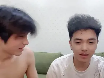 GF_001 — webcam model online on stripchat