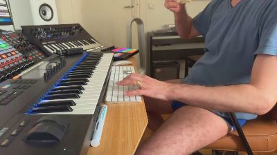 hugohotbi — webcam model online on cam4