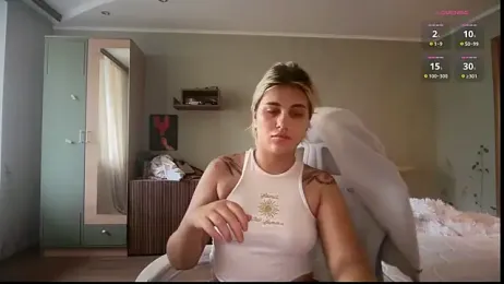 mxHazy — webcam model online on stripchat