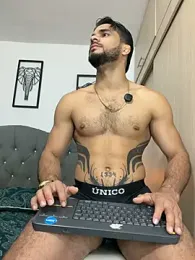 Maximiliano_ford — webcam model online on stripchat