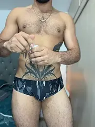 Maximiliano_ford — webcam model online on stripchat