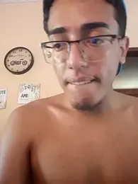 juninhoul — webcam model online on stripchat