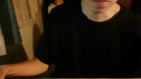 KYU890428 — webcam model online on stripchat