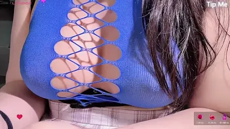 donghuangtaiyi--- — webcam model online on stripchat