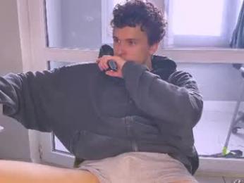 estremecerse — webcam model online on chaturbate