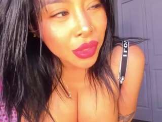 kloewandan — webcam model online on camsoda