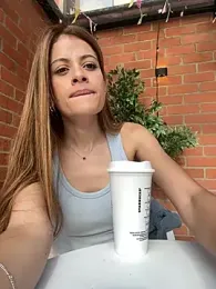 alana15 — webcam model online on stripchat