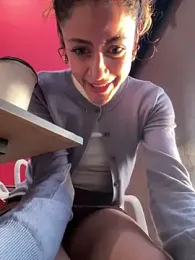 alana15 — webcam model online on stripchat