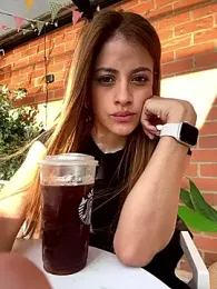 alana15 — webcam model online on stripchat