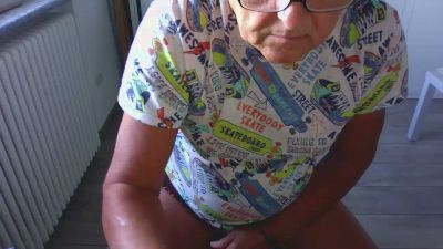sampen117 — webcam model online on cam4