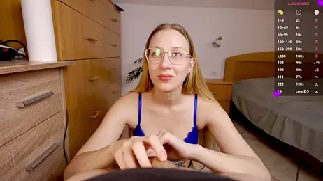 foxeslovefoxes — webcam model online on stripchat