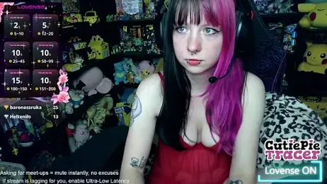 CutieTracer — webcam model online on stripchat