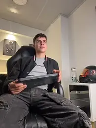 AdrianRinaldi — Stripchat stream photo (Apr 2026)