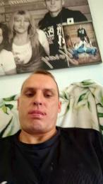 Per37 — webcam model online on cam4