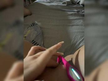 Annamania — webcam model online on bongacams