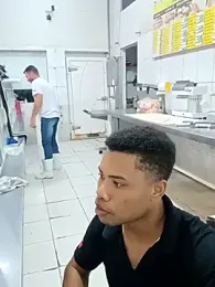 RobertoLuiz84 — Stripchat stream photo (Apr 2026)