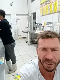 RobertoLuiz84 — Stripchat stream photo (Apr 2026)