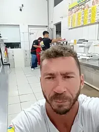 RobertoLuiz84 — webcam model online on stripchat