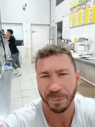 RobertoLuiz84 — Stripchat stream photo (Apr 2026)