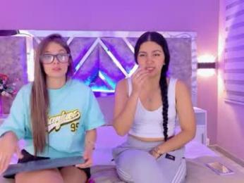 larabrook — webcam model online on chaturbate