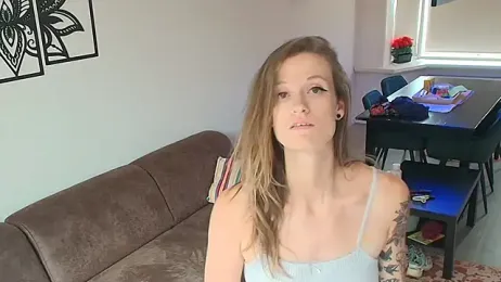 SennFL — webcam model online on stripchat
