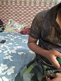 Younger_Couples — Stripchat stream photo (Apr 2026)