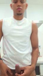 Enriquevk20 — webcam model online on cam4
