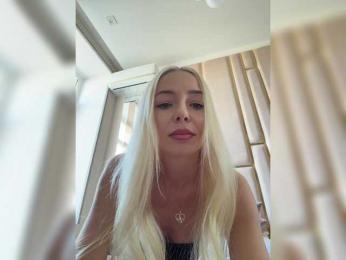 WhiteGirl-one — webcam model online on bongacams