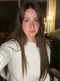 nerdynina — Stripchat stream photo (Apr 2026)