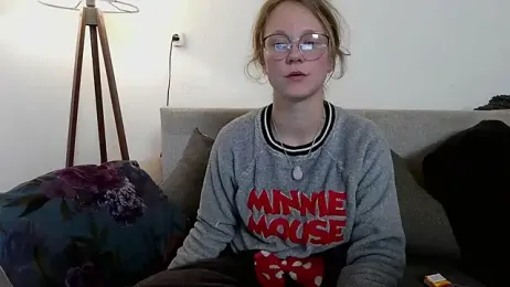 little-leni — Stripchat stream photo (Mar 2026)