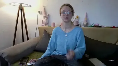 little-leni — Stripchat stream photo (Feb 2026)