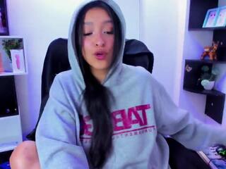Sara Horny — webcam model online on flirt4free