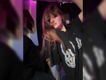Ilinka19 — webcam model online on bongacams