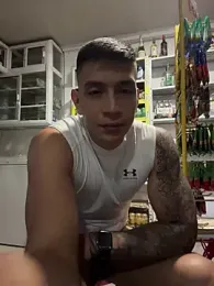OliverWest04 — webcam model online on stripchat