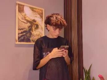 christopher_robin4 — webcam model online on chaturbate