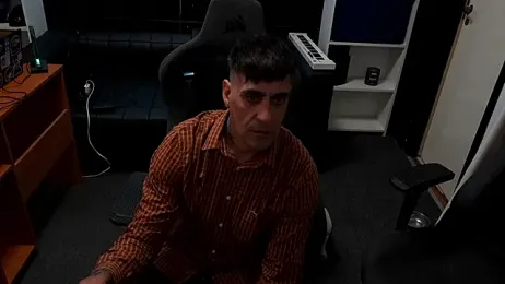 Elnonoykeila77 — webcam model online on stripchat