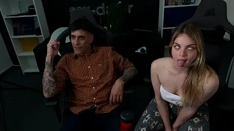 Elnonoykeila77 — webcam model online on stripchat