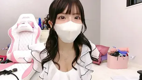 -minami- — Stripchat stream photo (Apr 2026)