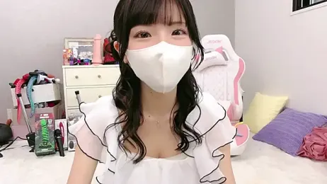 -minami- — Stripchat stream photo (Apr 2026)