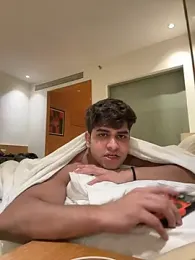 Vihaaanfucks — webcam model online on stripchat