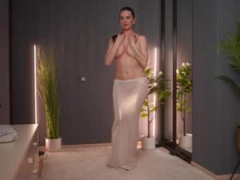 calliadesigner — webcam model online on chaturbate