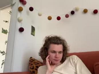 di_n_alex — webcam model online on chaturbate