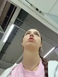 DollyTall — webcam model online on stripchat