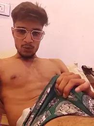 kaushikhotty — webcam model online on stripchat