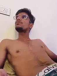 kaushikhotty — webcam model online on stripchat