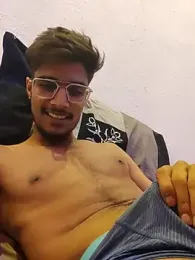 kaushikhotty — webcam model online on stripchat